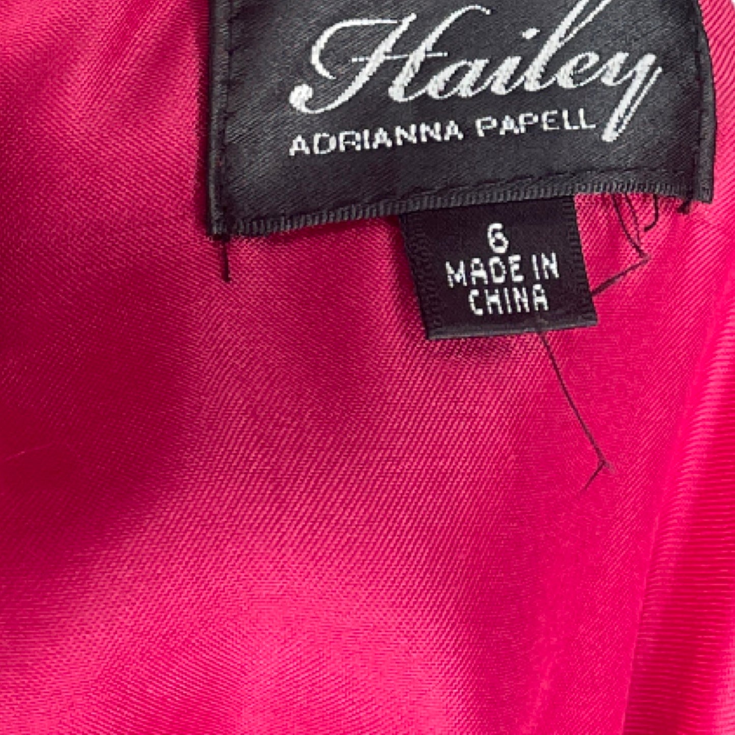 Vestido Hailey Adrianna Papell CutOut Brillante Fuscia - Talla 6