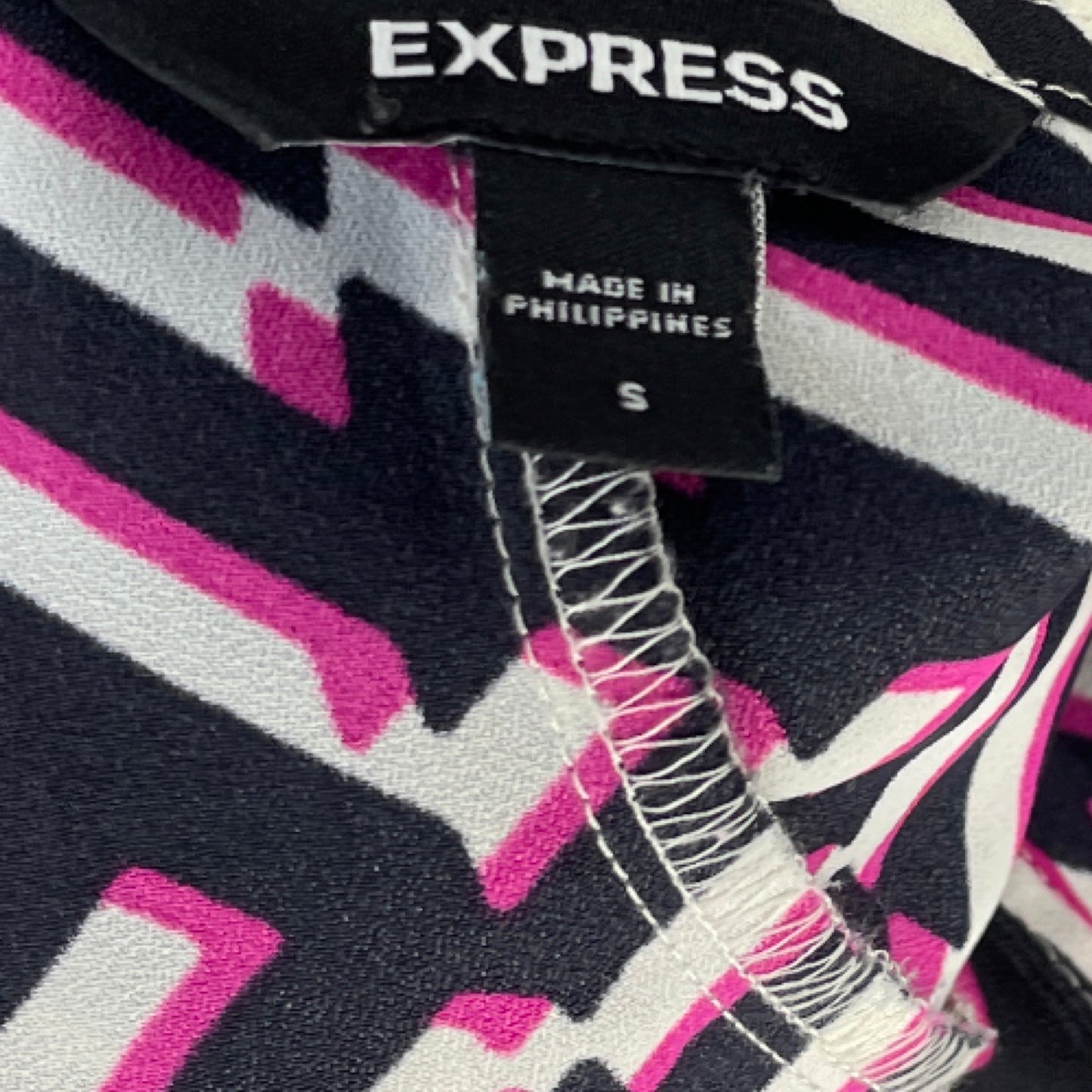 Blusa Express Estampado Línea Fucsia - Talla S