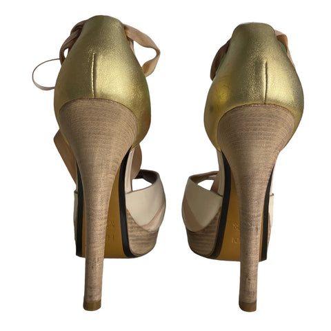 * Sandalias Fendi Nutcracker Beige-Talla 39