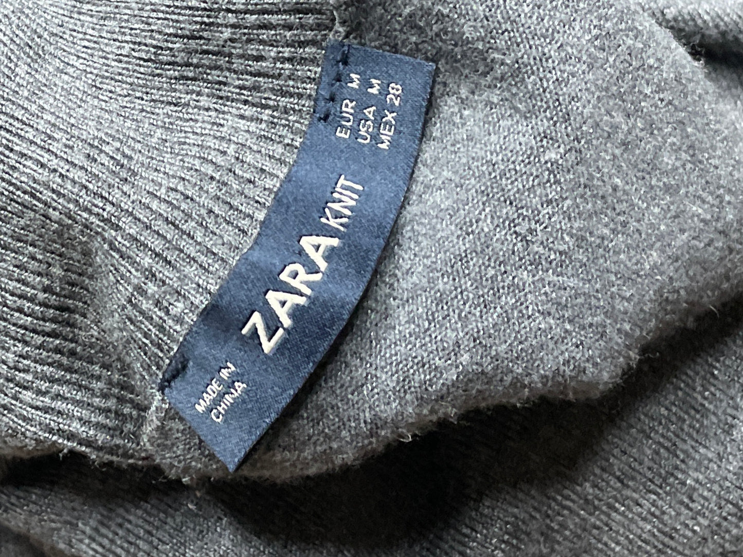 Sueter Zara Manga Larga Gris-Talla M