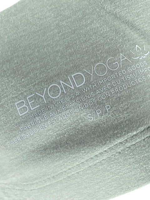 Set Beyond Yoga Top + Pantalón Verde - Talla S