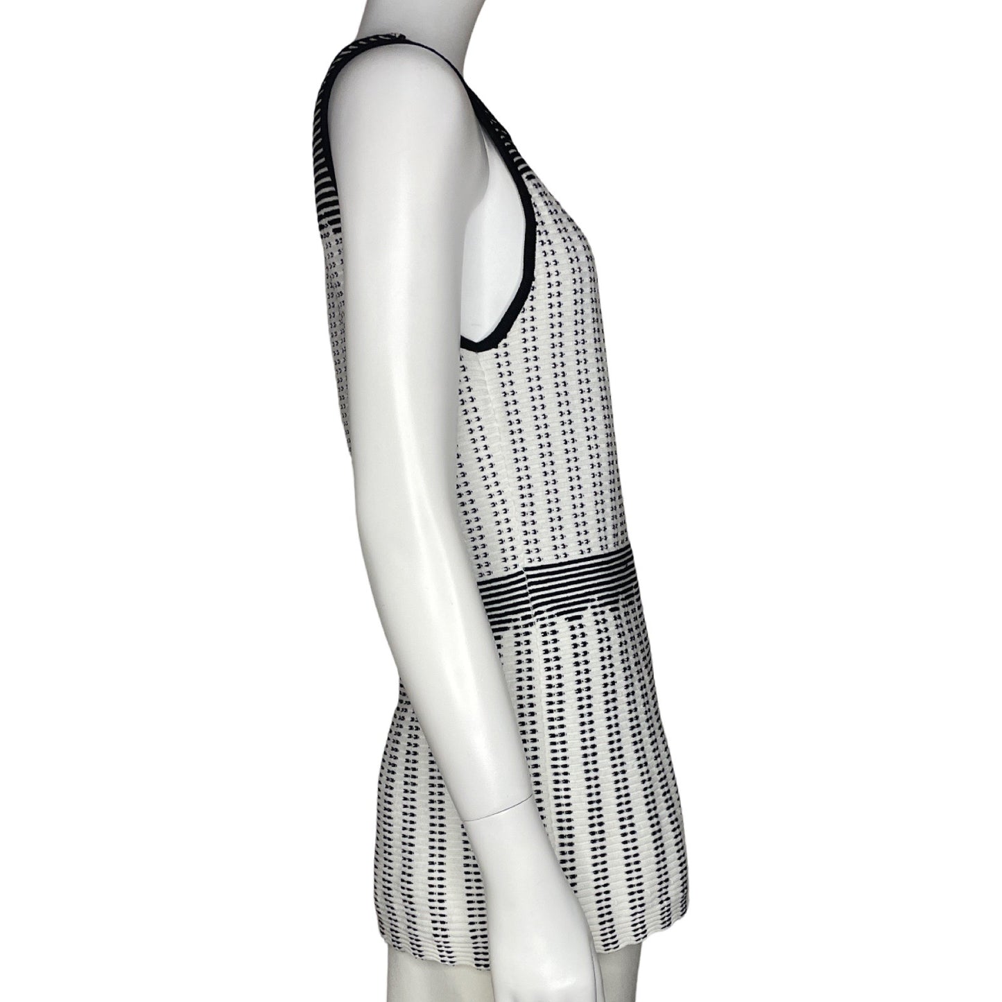 Blusa White House Black Market Peplum Blannco
-Talla L