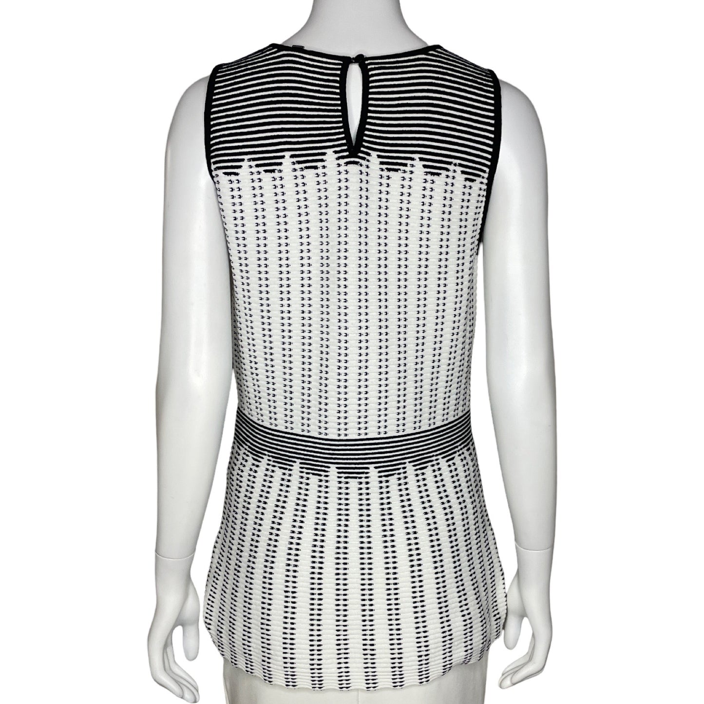 Blusa White House Black Market Peplum Blannco
-Talla L