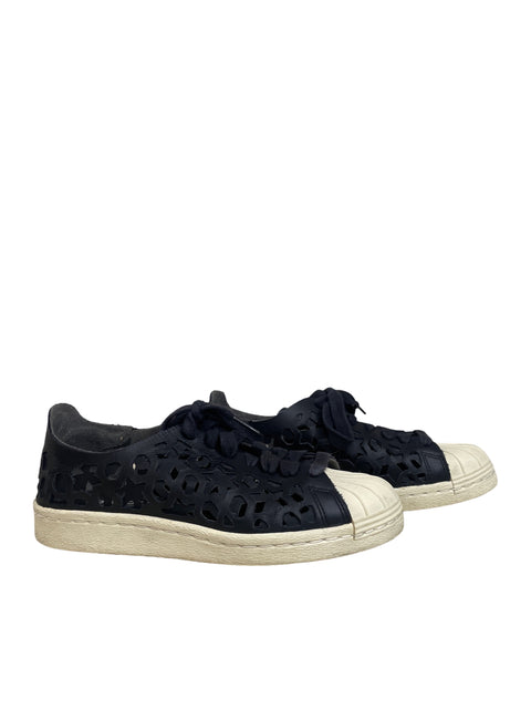 Calzado Adidas Superstar 80s Cut Out BY2120
Negro-Talla 6