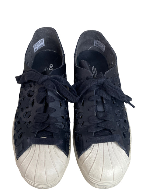 Calzado Adidas Superstar 80s Cut Out BY2120
Negro-Talla 6