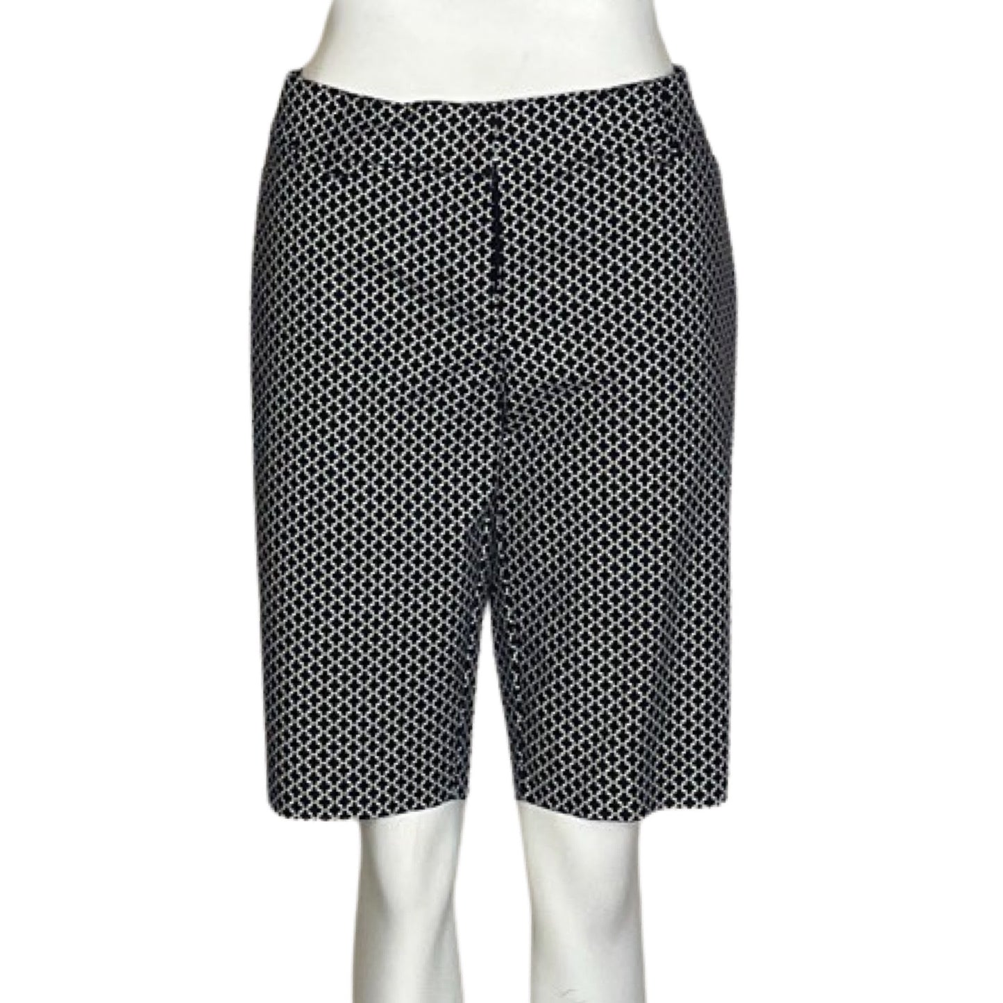 Short WhiteHouse/BlackMarket Estampado
Negro-Talla 8