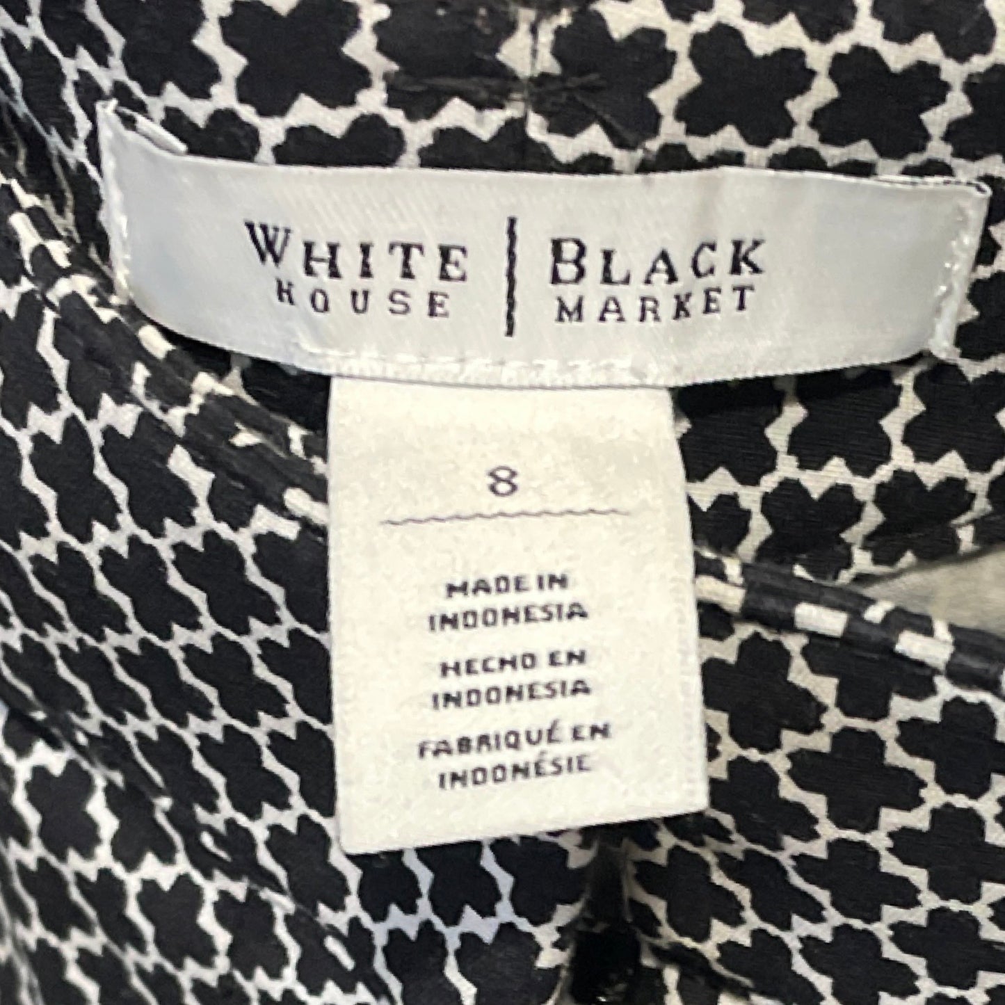 Short WhiteHouse/BlackMarket Estampado
Negro-Talla 8