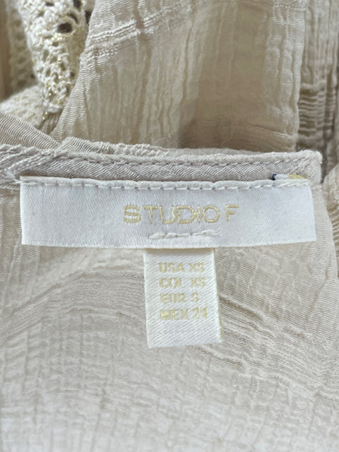 Top Studio F Bordado Cross Beige-Talla XS