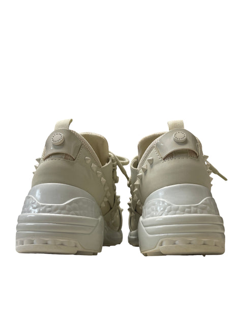 Calzado Steve Madden Tachas Beige - Talla 37.5
