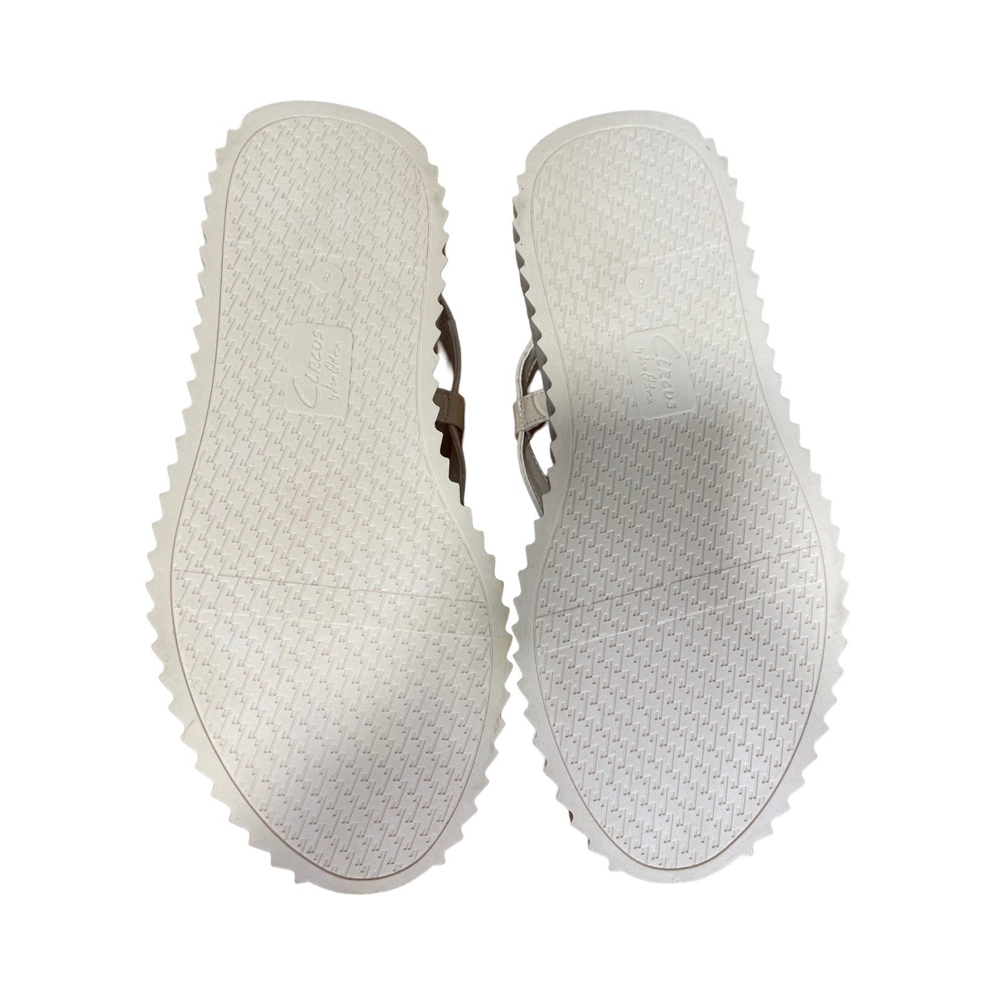 Calzado Circus Plataforma Correa Tobillo
Beige-Talla 8