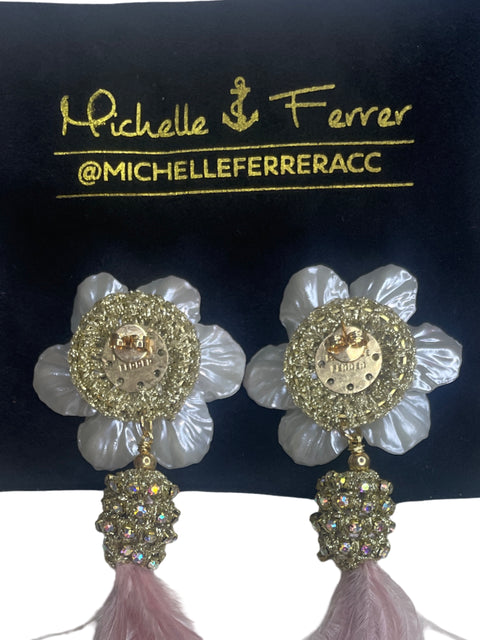 Aretes Michelle Ferrer Flor Plumas Rosado-Talla U