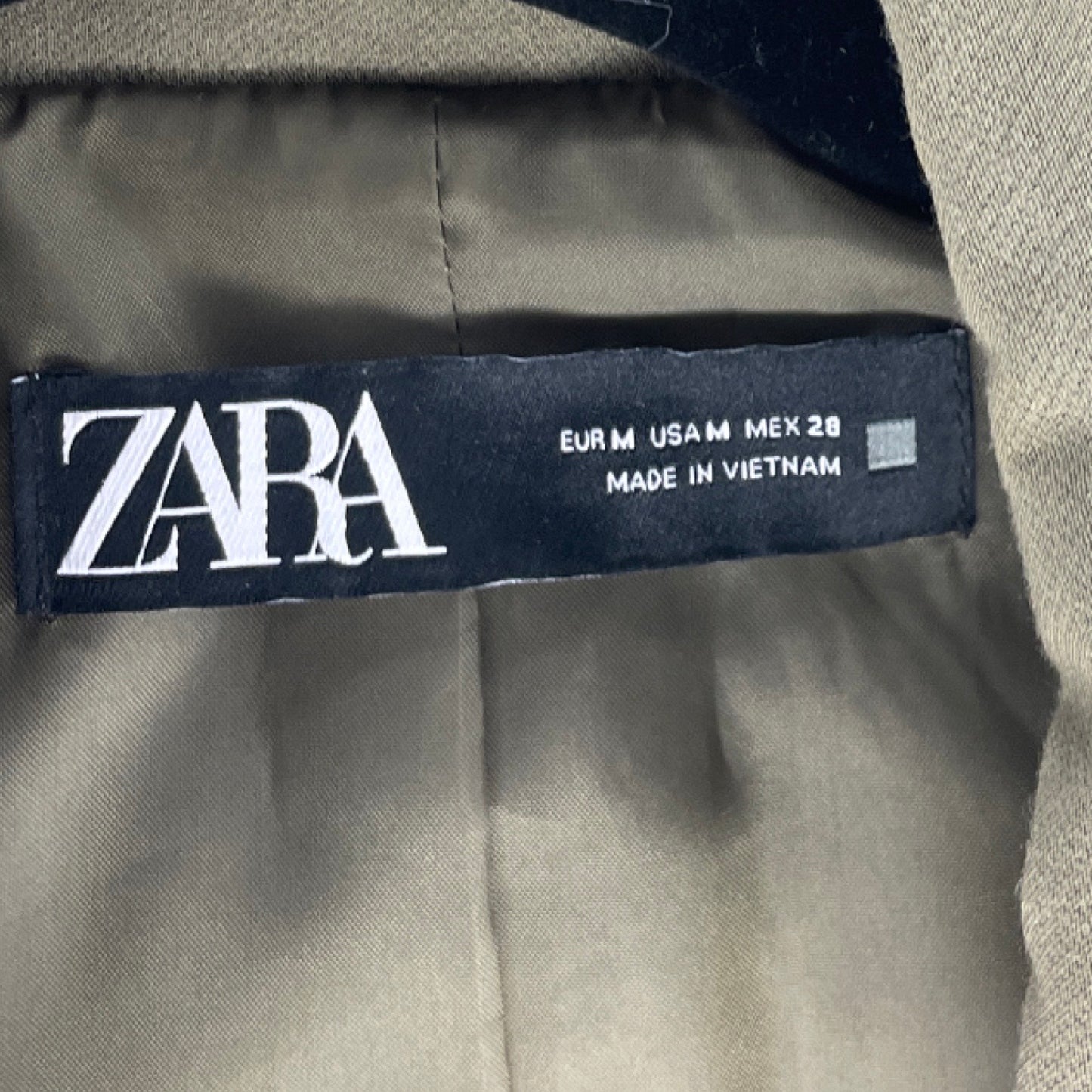 Blazer Zara Dos Botones Verde-Talla M