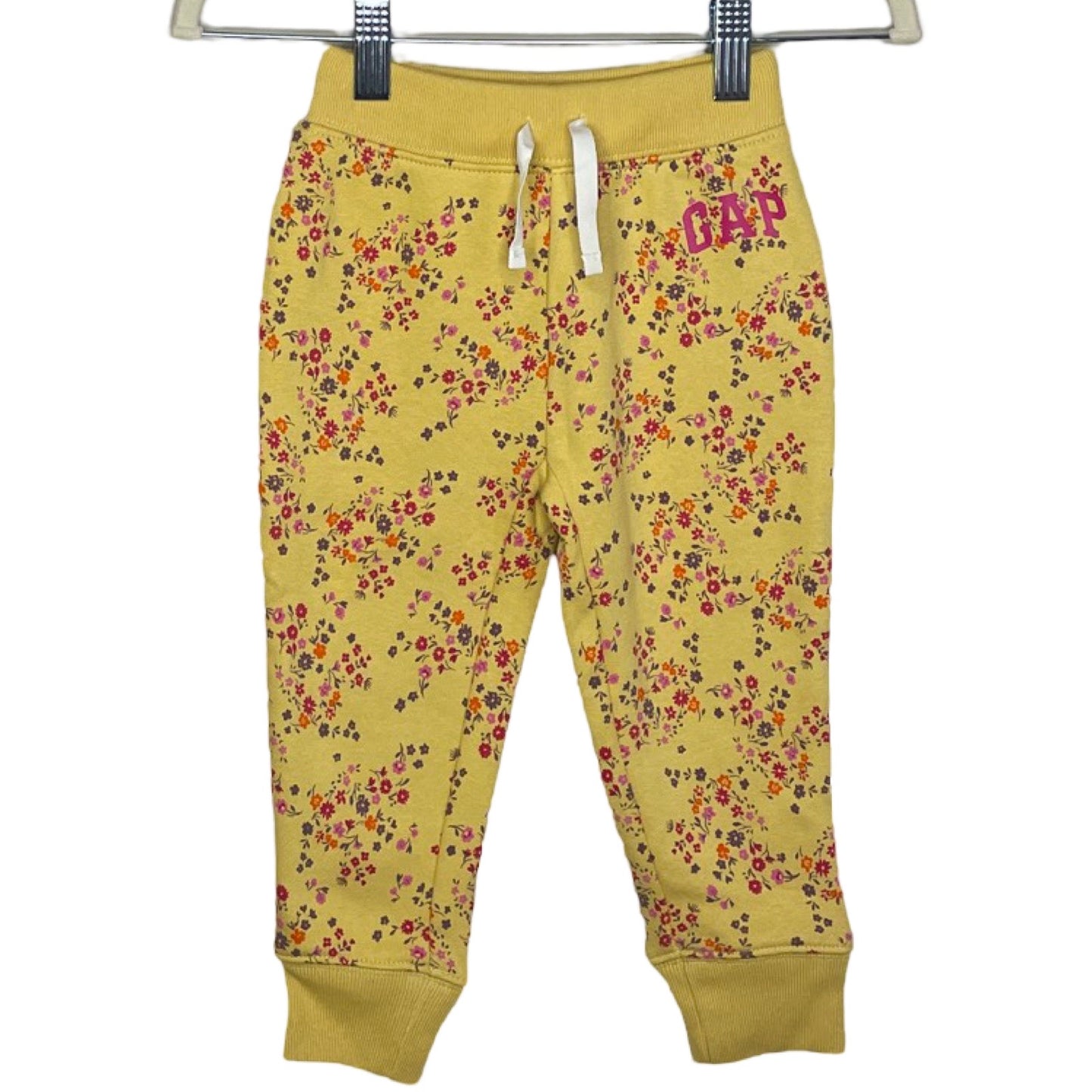 Set Gap Hoodie Short Pantalon Estampado Amarillo
-Talla 2