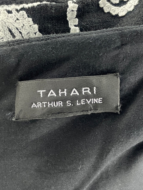 Vestido Tahari Bordado Negro-Talla M