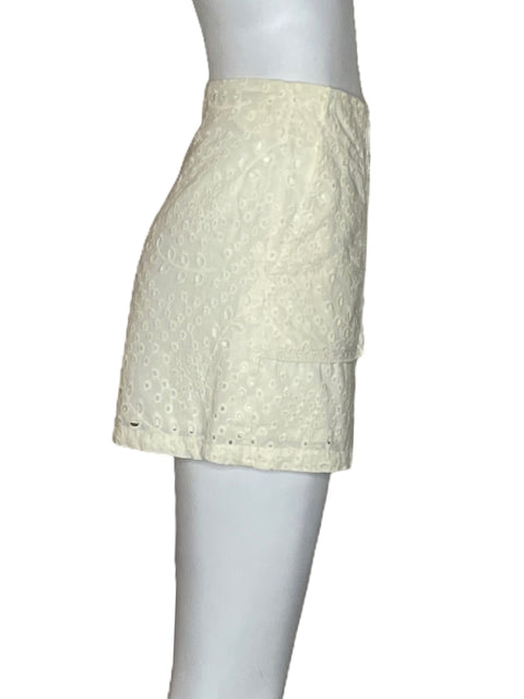 Short Zara Eyelet Beige-Talla XS