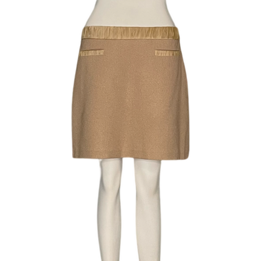 Falda Yargici Corta Bolsillos Brillos
 Beige Dorado-Talla 40