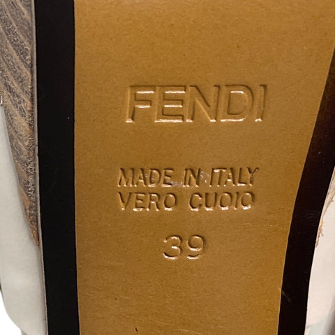 * Sandalias Fendi Nutcracker Beige-Talla 39