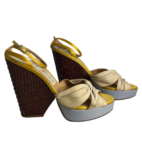 * Sandalias Salvatore Ferragamo Plataforma Amarillo-Talla 38.5