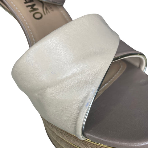* Calzado Salvatore Ferragamo Gaga Beige-Talla