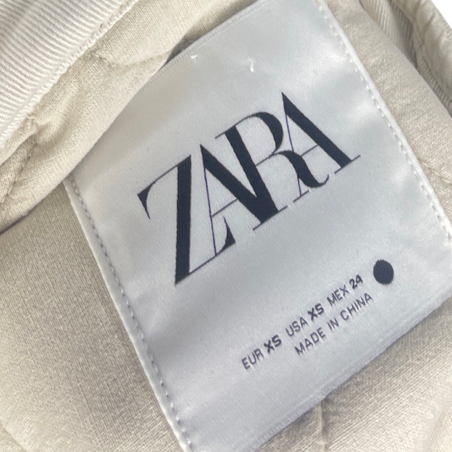 Abrigo Zara Acolchonado Bolsillos Beige - Talla XS