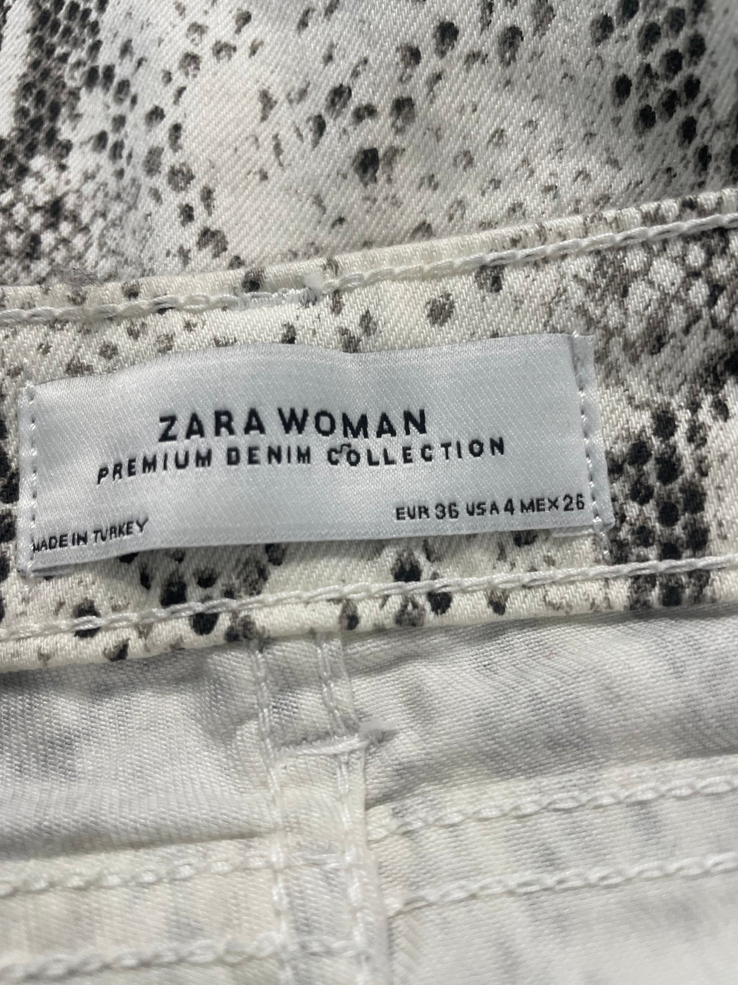 Pantalon Zara Animal Print Blanco - Talla 36