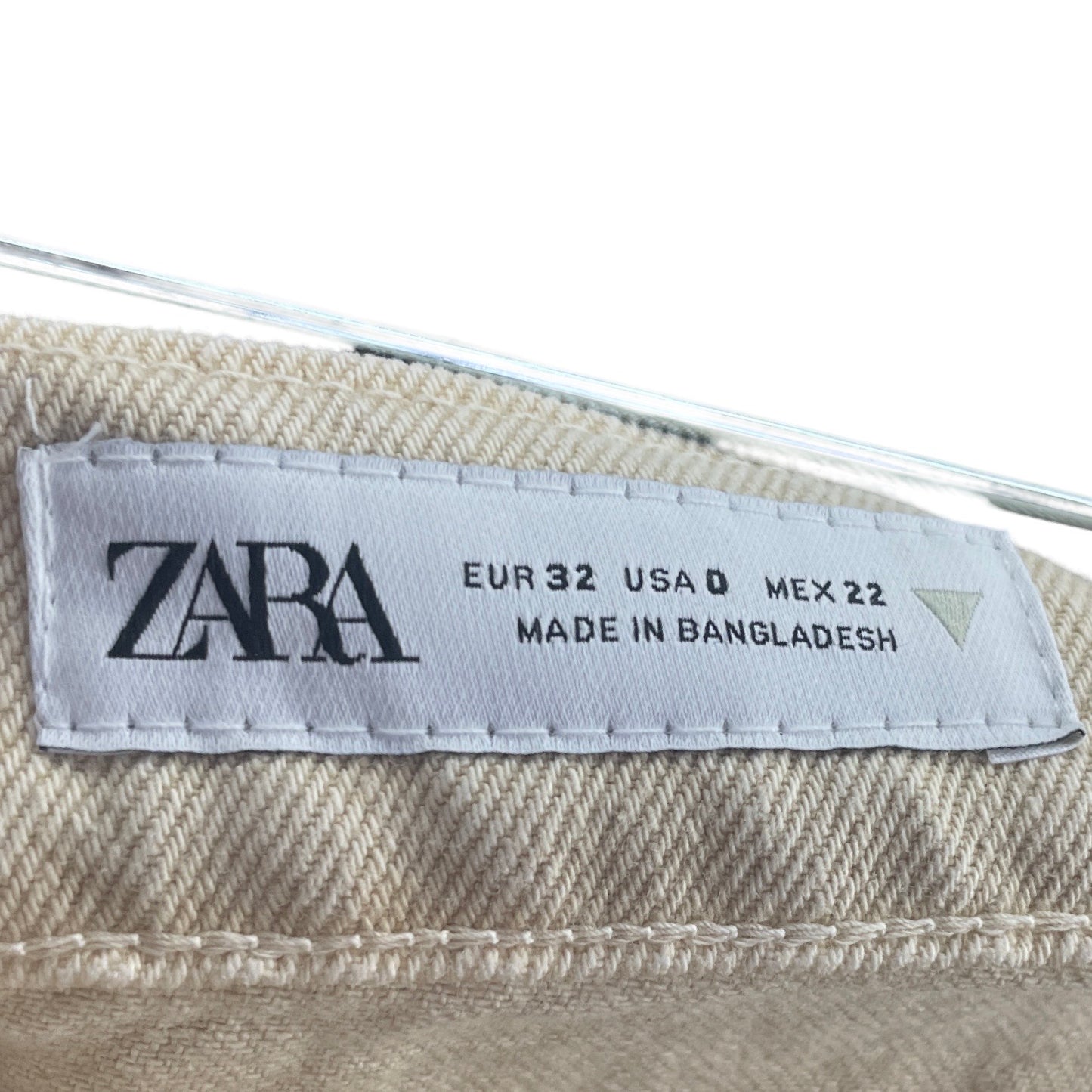 Pantalón Zara Tachas Beige - Talla 0