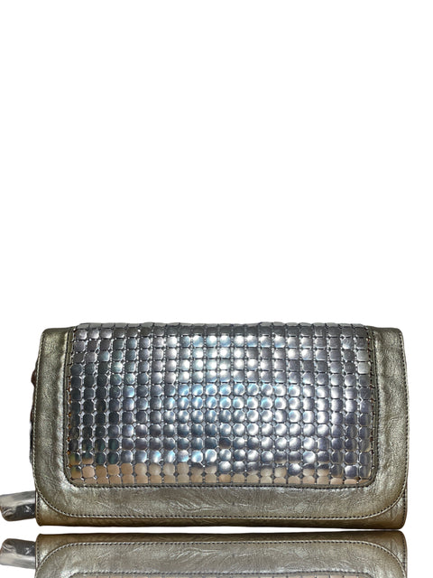 Cartera Nanette Lepore Clutch Plateado-Talla M