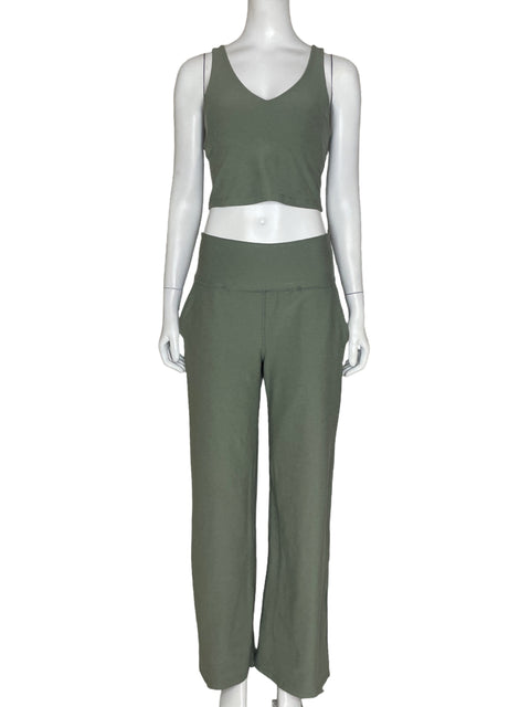 Set Beyond Yoga Top + Pantalón Verde - Talla S