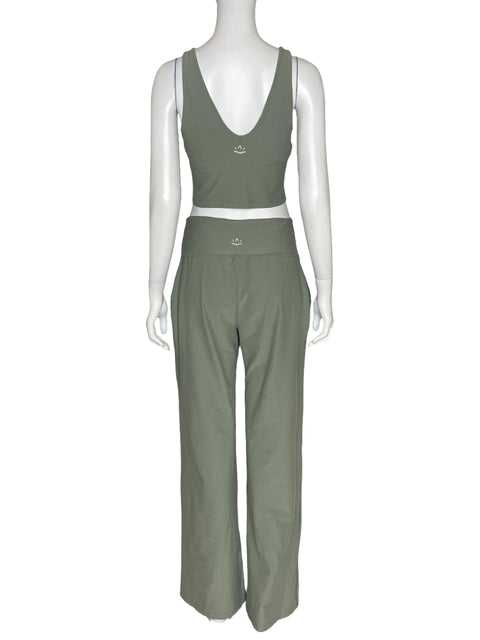 Set Beyond Yoga Top + Pantalón Verde - Talla S
