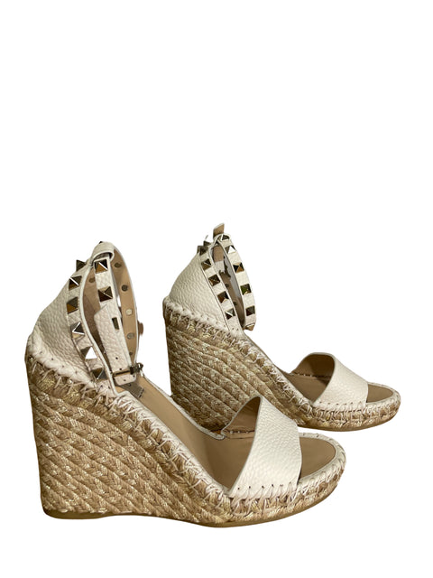 * Calzado Valentino Culas Rockstud Grainy
  Calfskin Wedge Beige-Talla 36