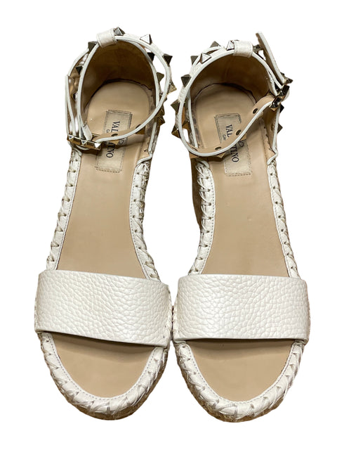 * Calzado Valentino Culas Rockstud Grainy
  Calfskin Wedge Beige-Talla 36
