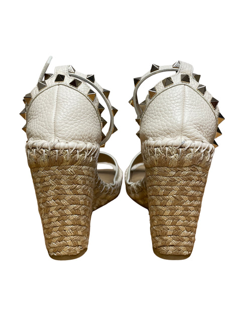 * Calzado Valentino Culas Rockstud Grainy
  Calfskin Wedge Beige-Talla 36