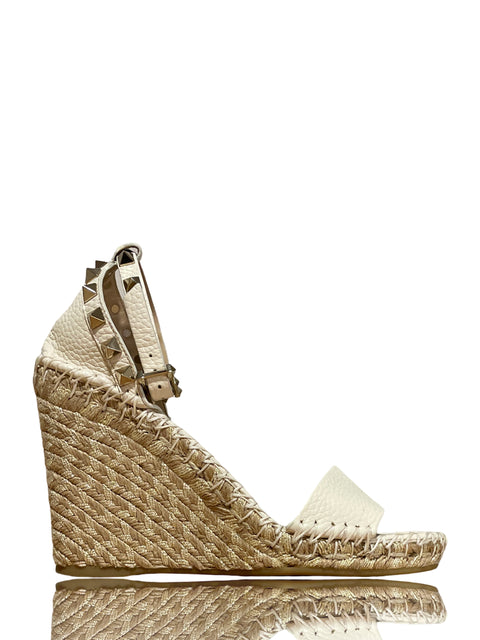 * Calzado Valentino Culas Rockstud Grainy
  Calfskin Wedge Beige-Talla 36