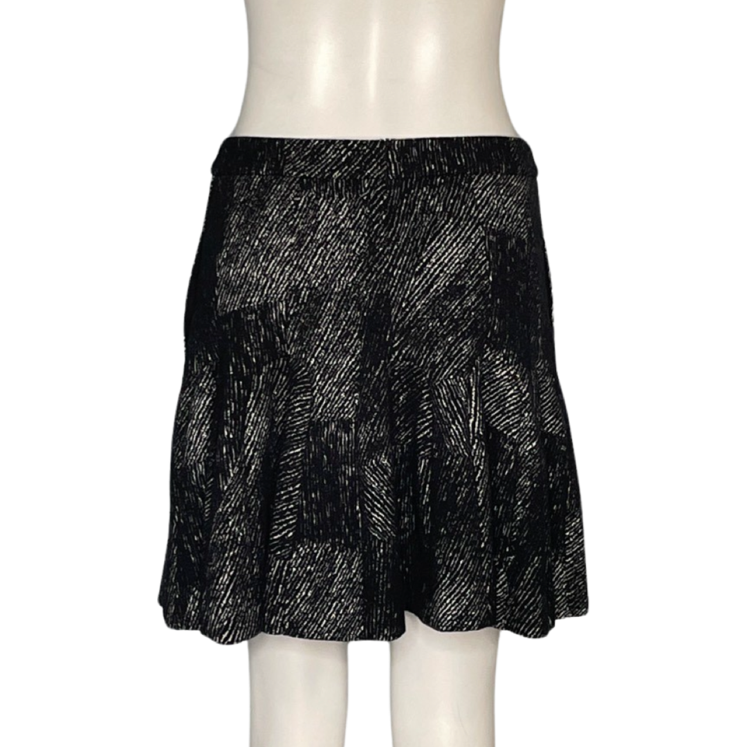 Falda Banana Republic Mini Vuelos Negro-Talla 4