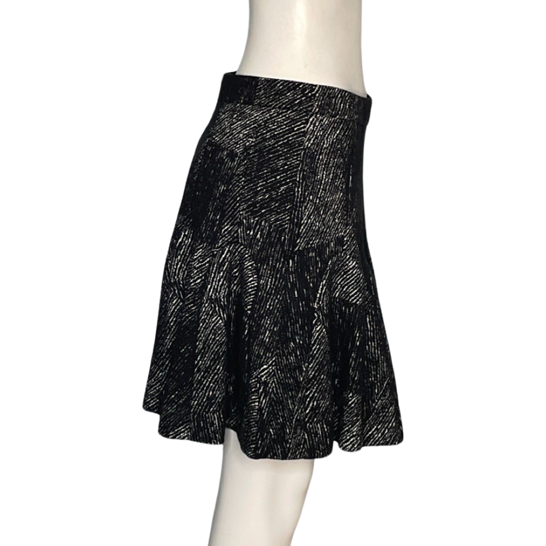 Falda Banana Republic Mini Vuelos Negro-Talla 4