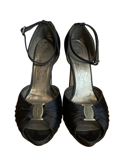 * Calzado Ferragamo Satinado Negro-Talla 8