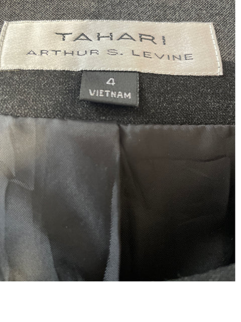 Blazer Tahari Rayas Gris- Talla 4