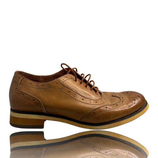 Calzado Mona Flying Oxford Perforados Cordón
Marrón-Talla 40