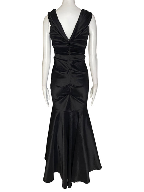Vestido XSCAPE Largo Acampanado Negro- Talla 2