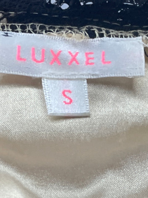 Romper Luxxel Halter Encaje Negro-Talla S