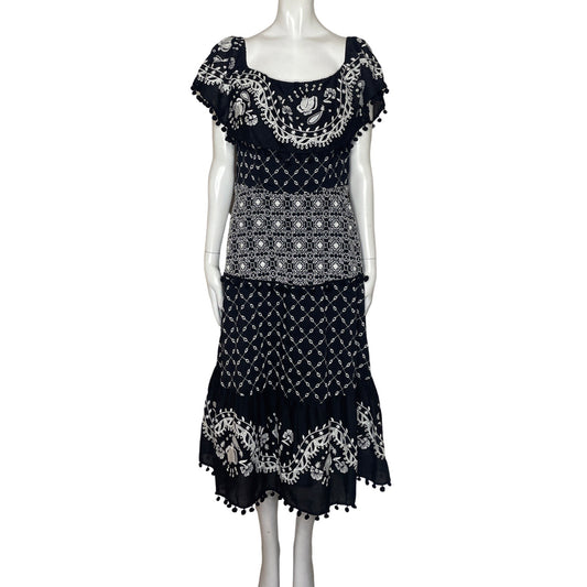 Vestido By Anthropologie Flores Tunica 
Negro-Talla 12