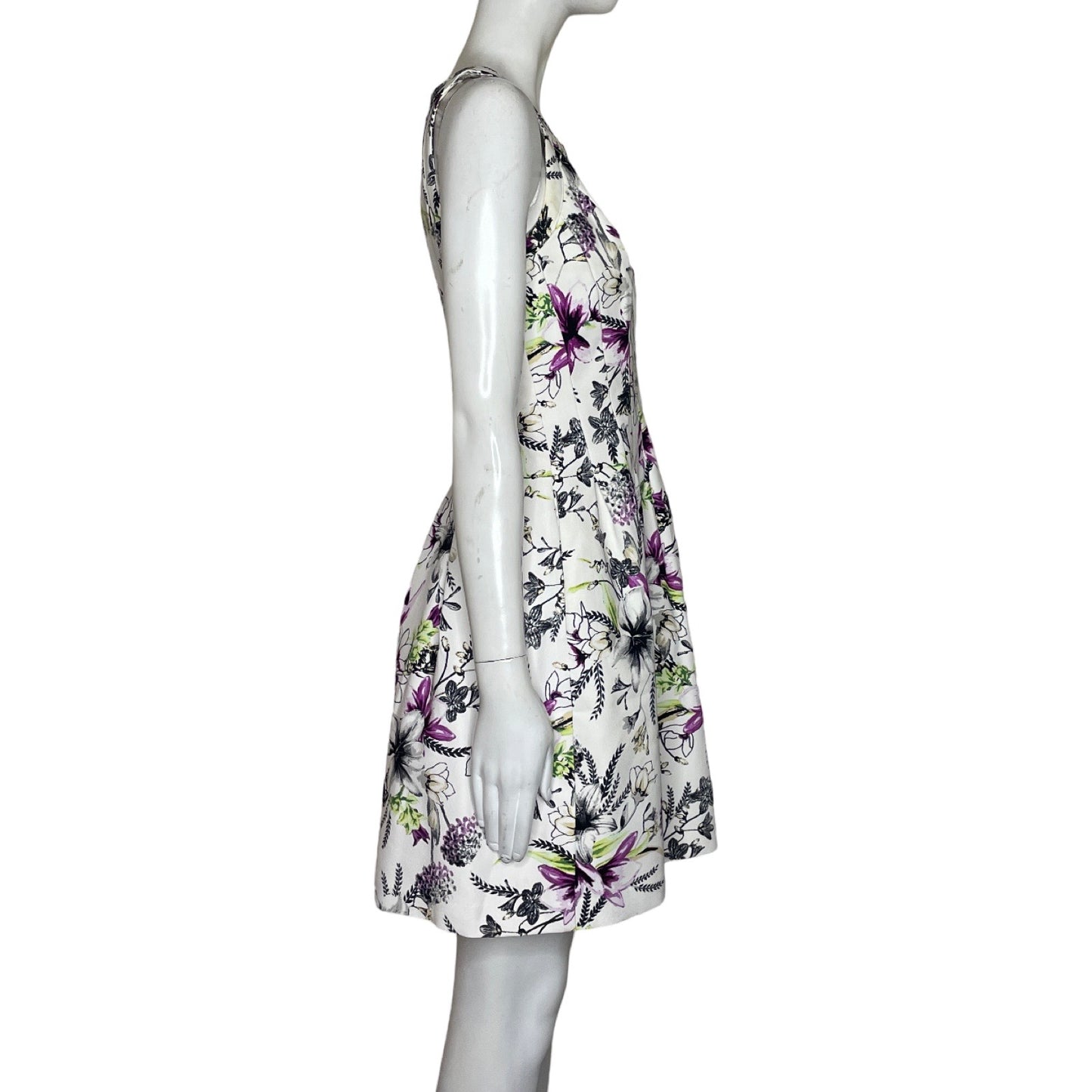 Vestido White House Black Market Flores 
Blanco-Talla 0