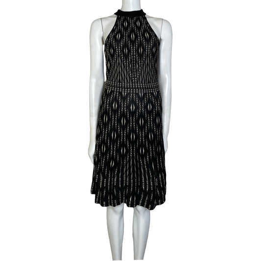 Vestido Desigual Cuello Halter De Punto Negro-
Talla M