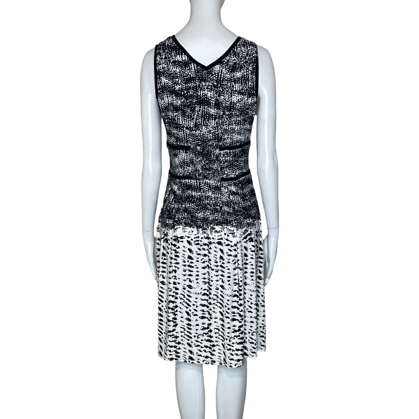 Vestido BCBGMAXAZRIA Estampado Sin Mangas Blanco y Negro - Talla XS