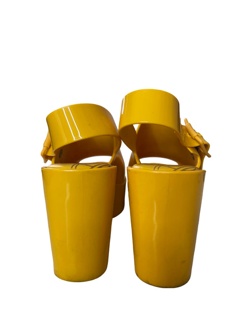 Calzado Vivienne Westwood Tacon Semi Cuadrado Amarillo- Talla 8