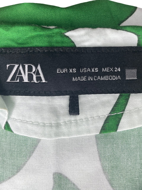 Vestido Zara Cuello V Botones Flores Verdes- Talla XS
