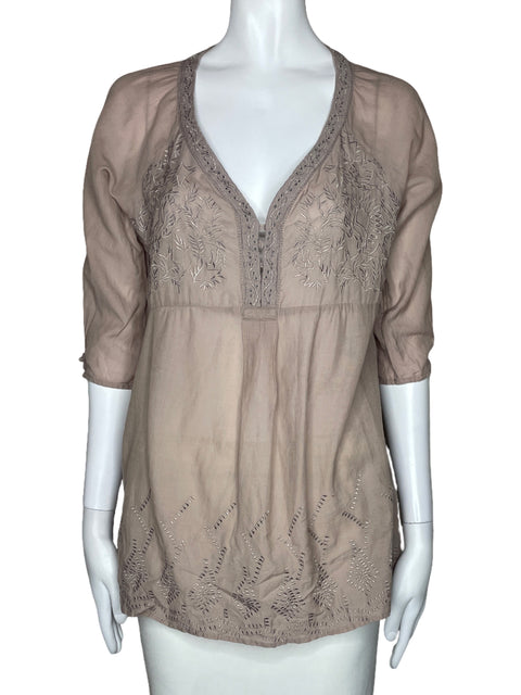 Blusa BCBG Bordado Mangas Corta Beige-Talla L