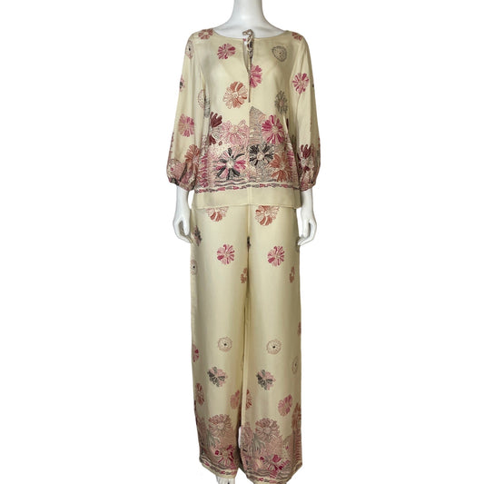 Set Caractere Blusa y Pantalón Flores Beige - Talla 6