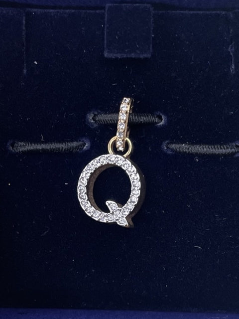 Charm Swarovski Letra Q Dorado-Talla U