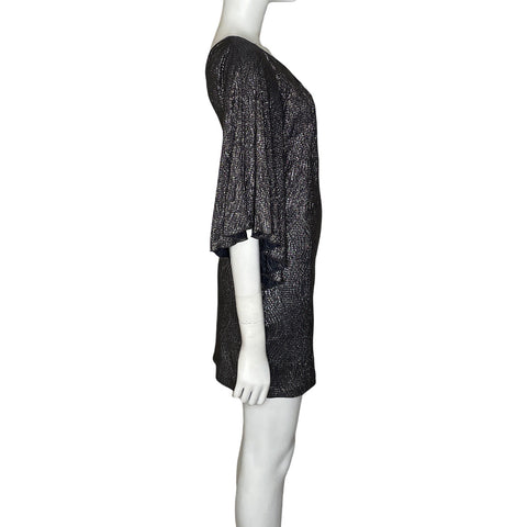 Vestido Sequin Hearts One Shoulder Plateado-
Talla M